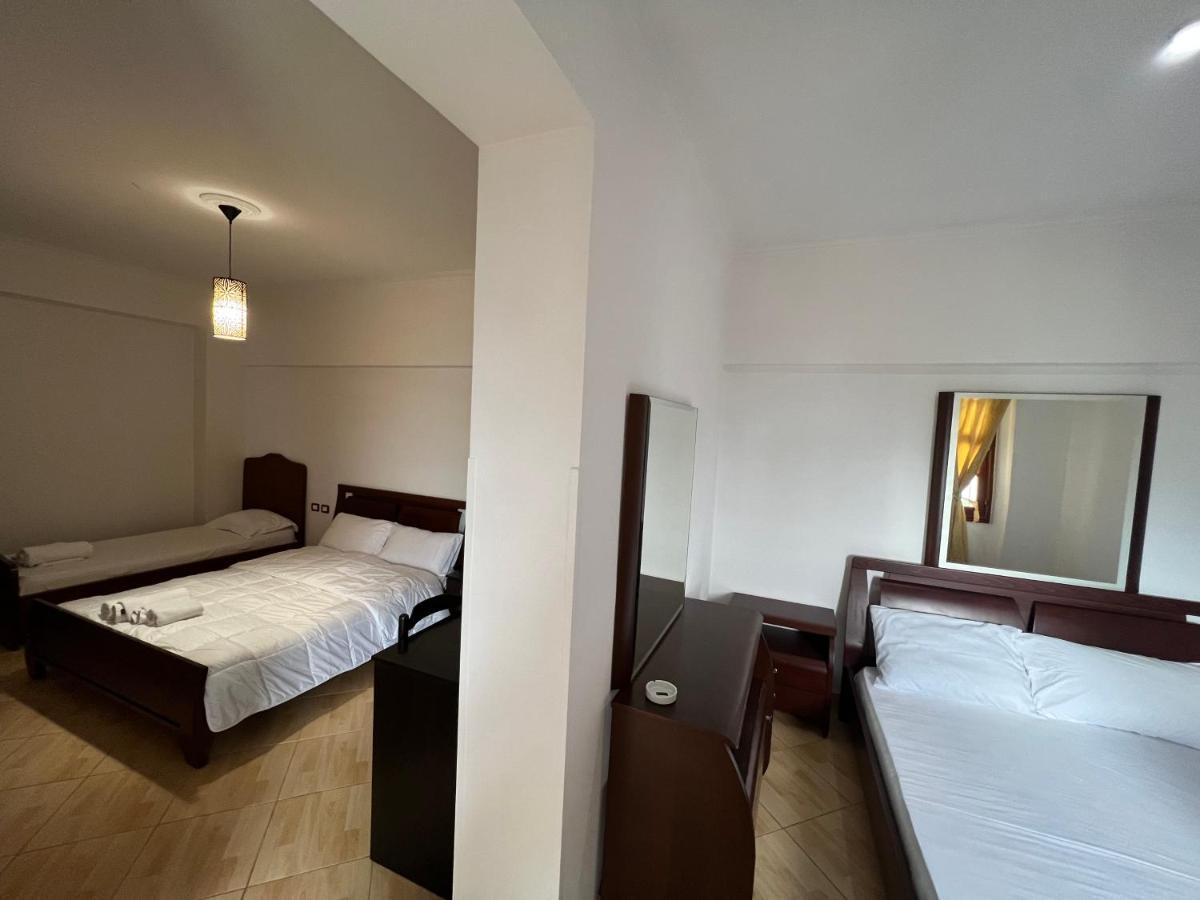 Monte Cristo Hotel With Rooftop Pool Sarandë エクステリア 写真