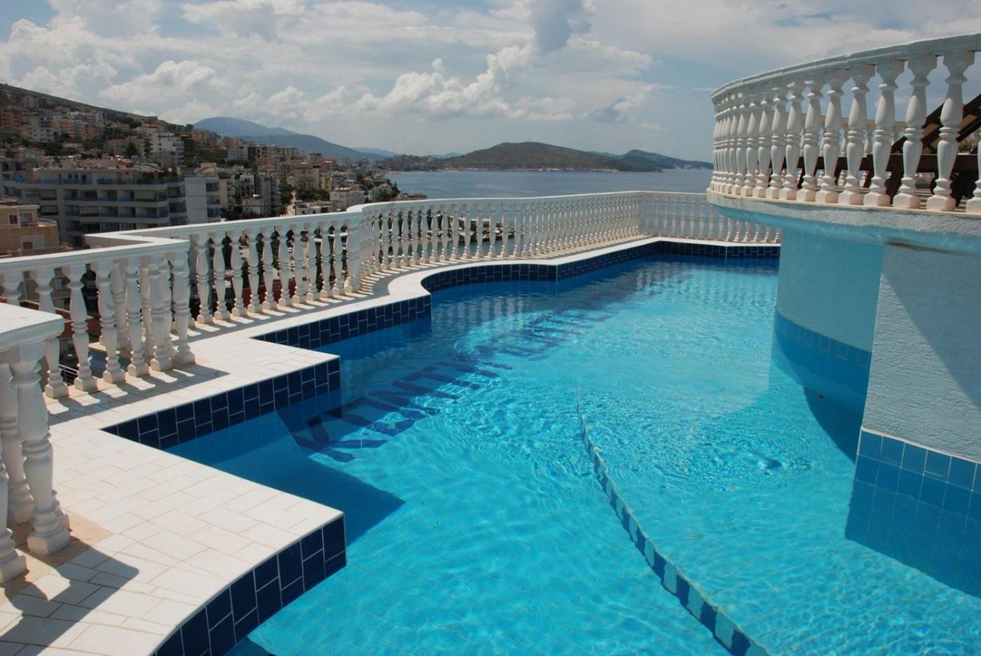 Monte Cristo Hotel With Rooftop Pool Sarandë エクステリア 写真