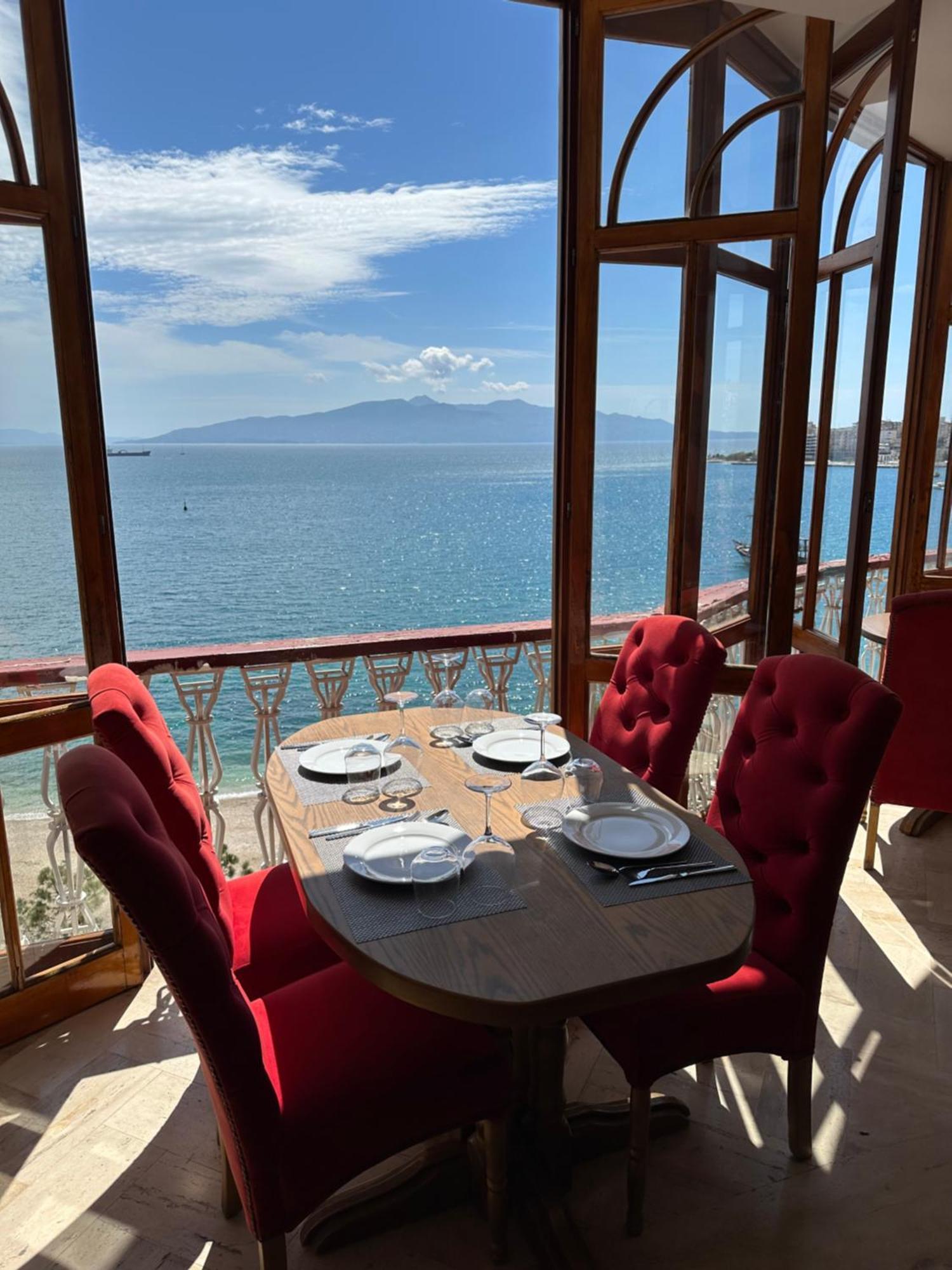 Monte Cristo Hotel With Rooftop Pool Sarandë エクステリア 写真