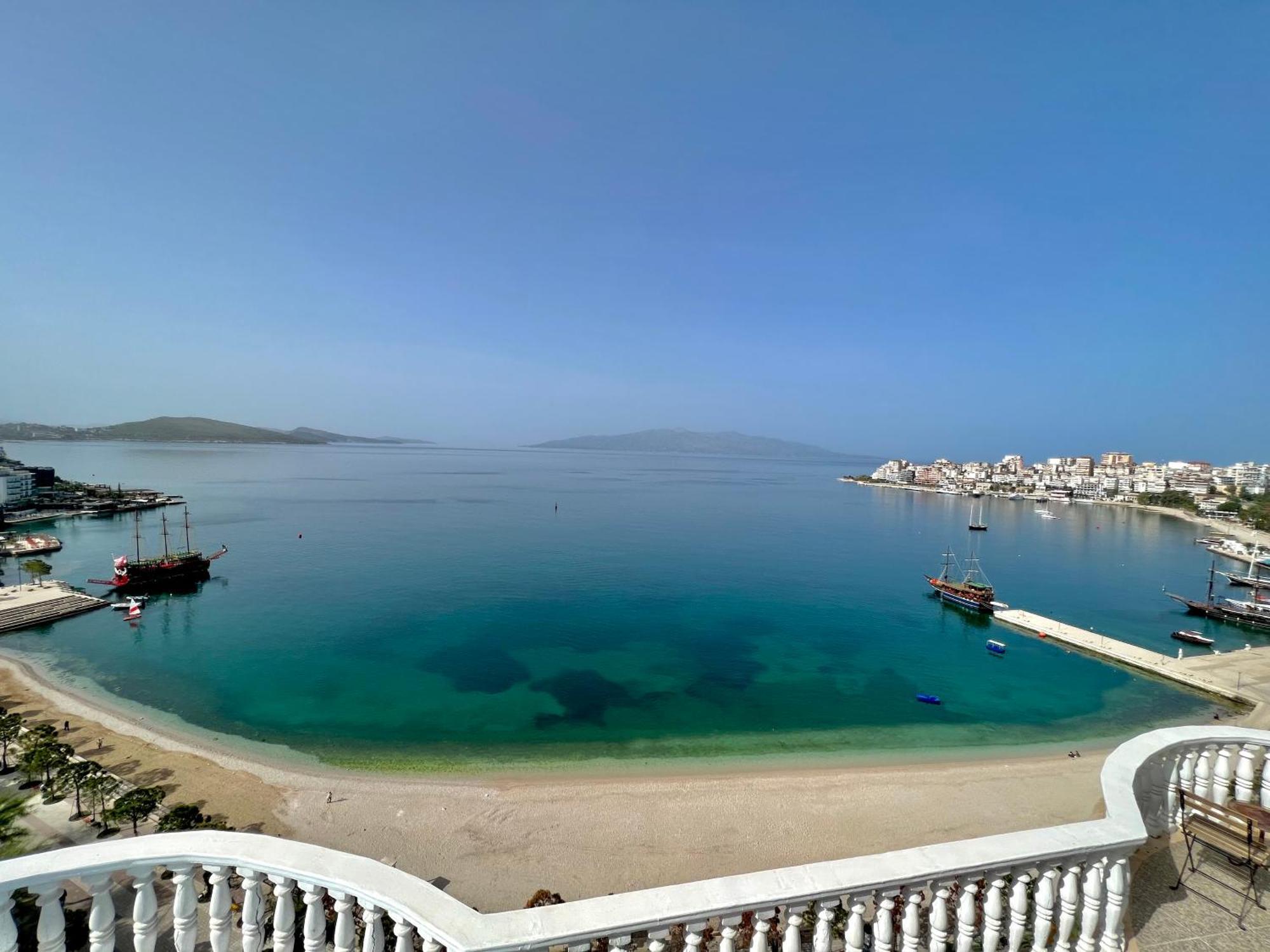 Monte Cristo Hotel With Rooftop Pool Sarandë エクステリア 写真