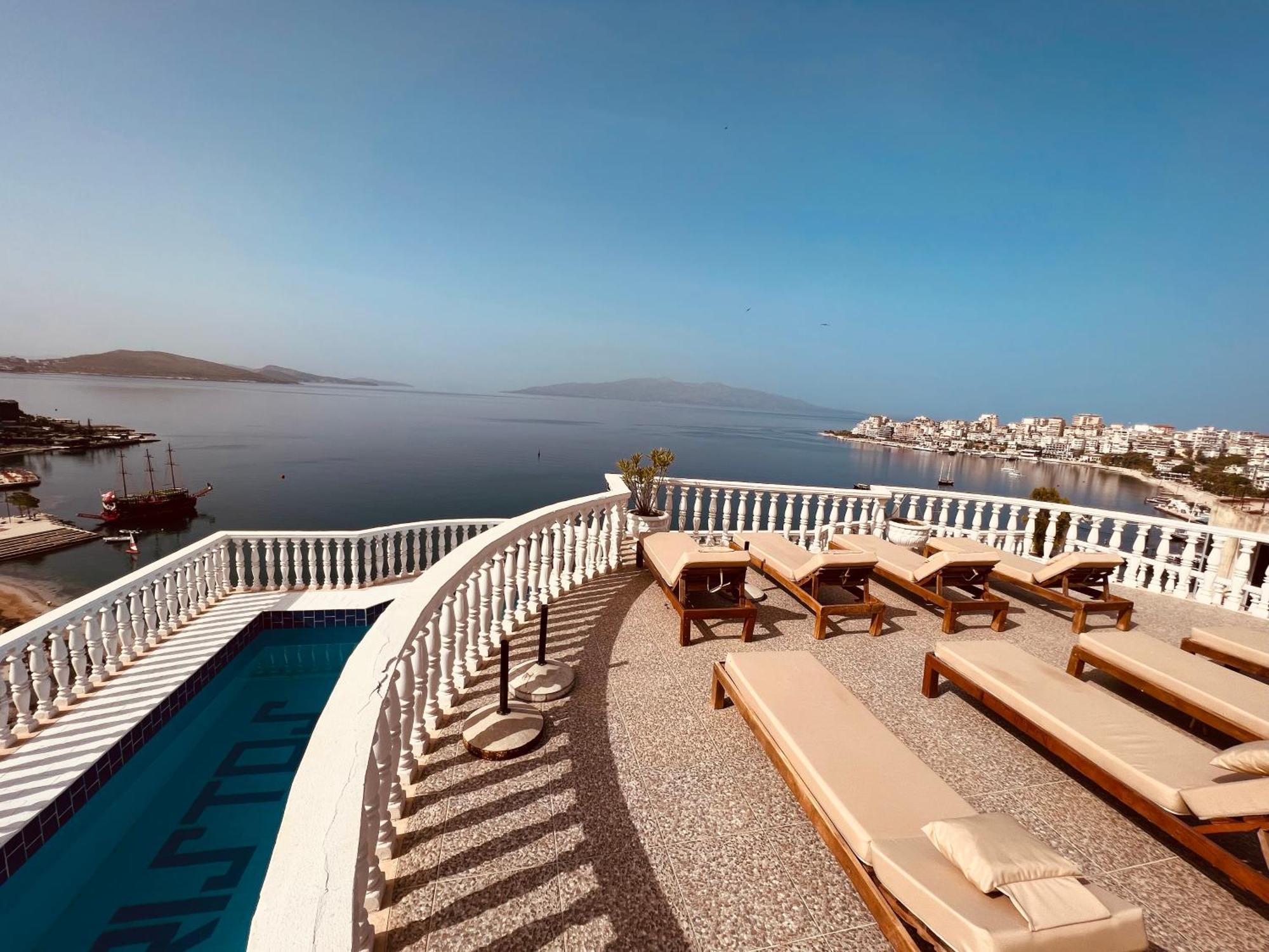 Monte Cristo Hotel With Rooftop Pool Sarandë エクステリア 写真