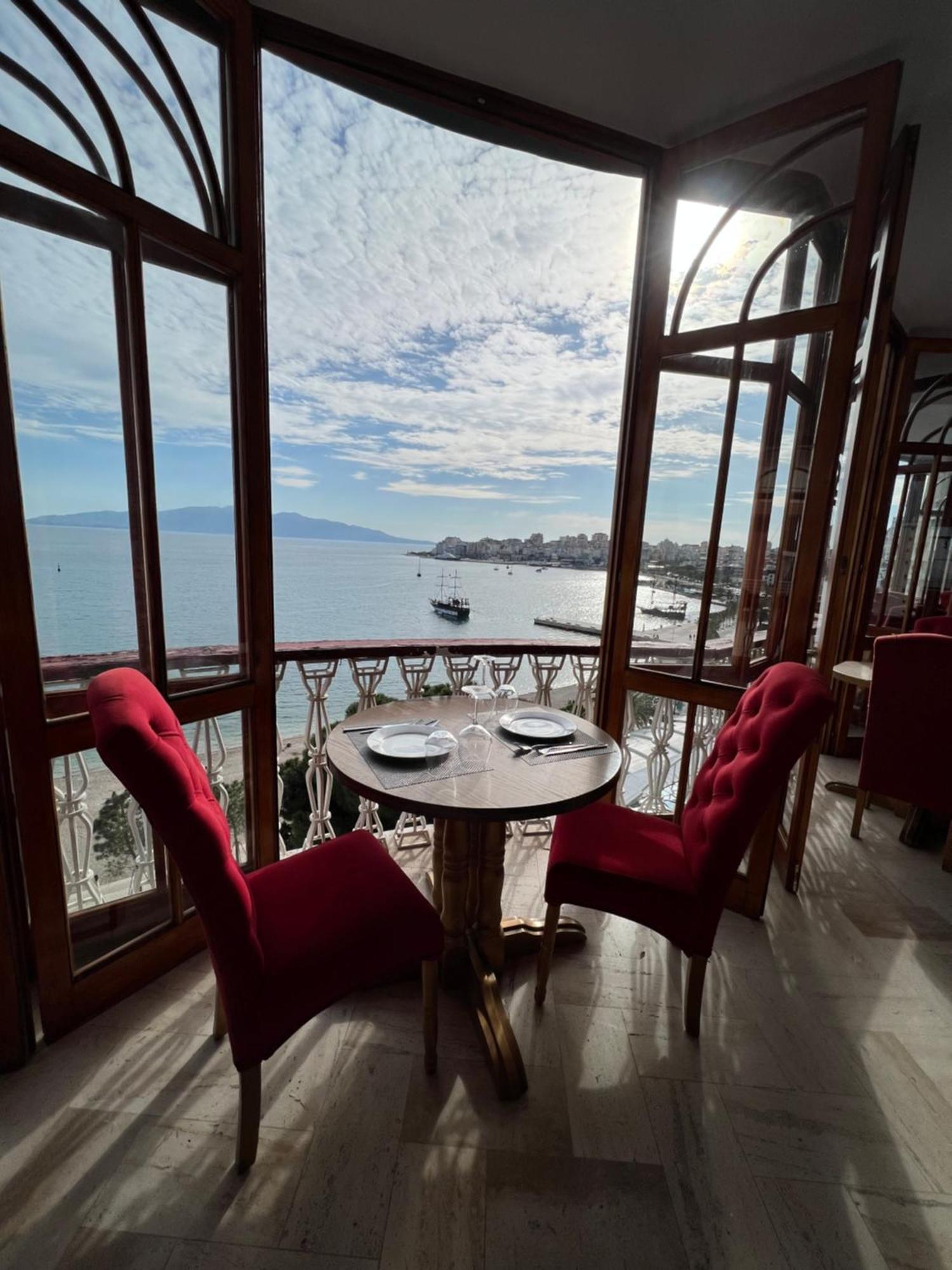 Monte Cristo Hotel - Rooftop Pool Sarandë エクステリア 写真